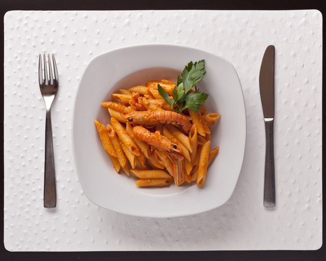 Макароны с соусом из лобстера